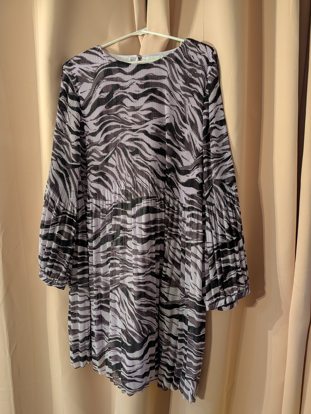 Nine West Black and White Zebra-Print Long Sleeve Dress